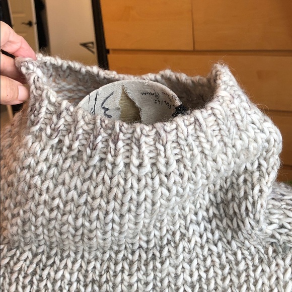 Size large elsmanda sweater - Picture 5 of 5